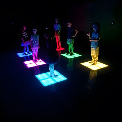Bom preço Jumping LED Dance Floor Tile Jumping Grid Jogo Interativo Para Parque de Diversões on-line