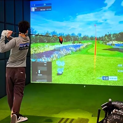 Bom preço Desporto Realista Ar Simulador de Golfe Interativo Projeção de Golfe Simulador de Golfe de Parede on-line