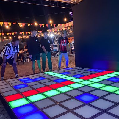 Bom preço Novo jogo ativo interativo Rgb Led Floor Game Led Dance Floor Interactive Game on-line