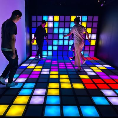 Bom preço Interativo LED Grid Game Arena de piso de metal para crianças no Playhouse Trampoline Park on-line