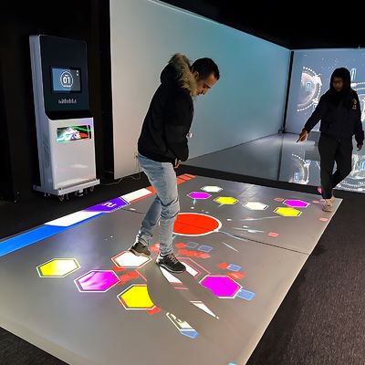 Bom preço Equipamento de exercícios tudo em um Treinamento físico Esportes Projector de jogos interativos on-line