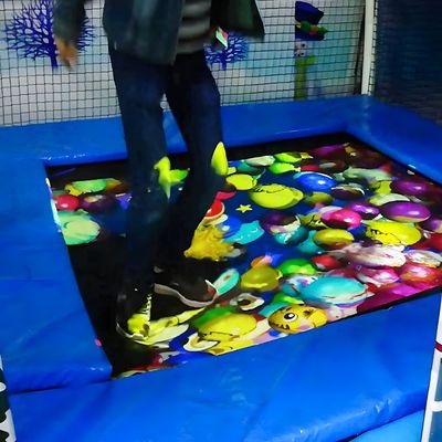 Bom preço Projeção interativa de piso de trampolim 3500 lumens para parque de diversões interior on-line