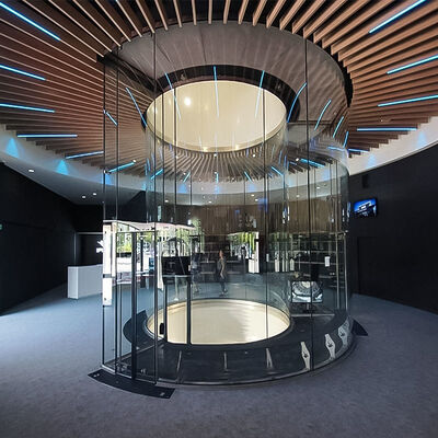 Qualidade Túnel de vento vertical interior/exterior para parques de diversões com capacidade de 100-500 kg e função multijogador fábrica