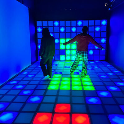 Qualidade Cor RGB 30x30cm Chapas de piso LED interativas com modos de jogo multijogador para jogos ativos fábrica