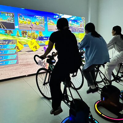 Bom preço Bicicleta de projeção interativa com brilho de 3500 lúmens e resolução de 1280 * 800 para 3 modos de jogo on-line