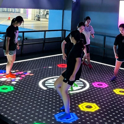 Bom preço Aurora Motion com quadro de classificação montado na parede e 8 jogos populares para feedback em tempo real on-line