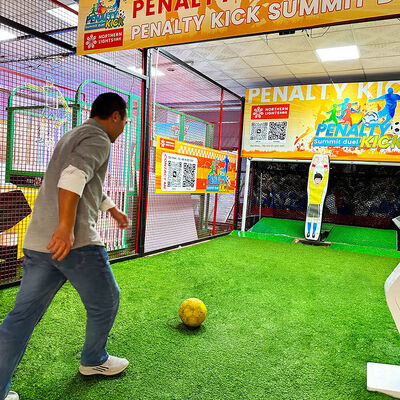 Bom preço Simulador de Jogo de Futebol de Penalti Interativo de Montagem Rápida com Estrutura de Ferro de Alta Resistência e Tela HD para 1-4 Jogadores on-line