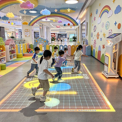 Bom preço 4100 Lumens Projetor Interativo Móvel com Sensor de Radar e Rodízios para Parques de Diversões Comerciais Internos on-line