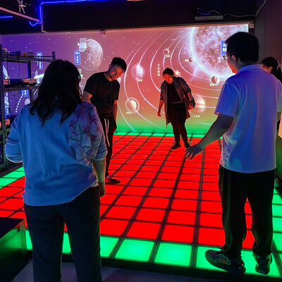 Qualidade Jogo Interativo de Piso LED Comercial com Mais de 280 Níveis de Jogo e 100-900 Ladrilhos Modulares com LED RGB Cristal 5050 para Centros de Entretenimento Familiar Fábrica